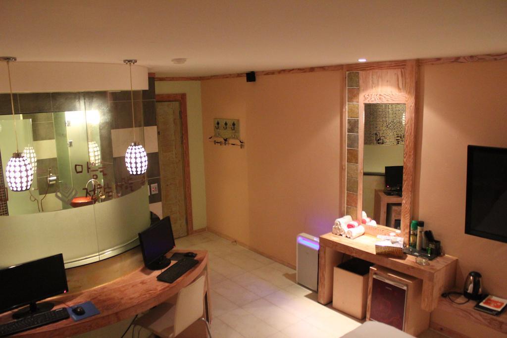 Max Hotel แทจ็อน ภายนอก รูปภาพ