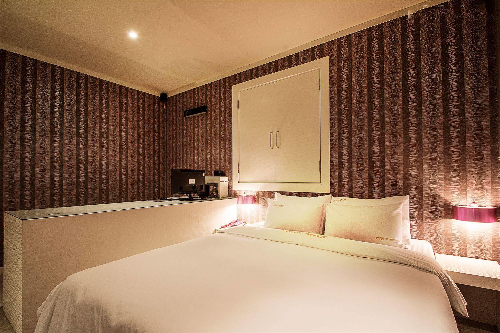 Max Hotel แทจ็อน ภายนอก รูปภาพ